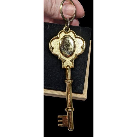 Disney's Grand Floridian Skeleton Key Souvenir Keychain - Picture 2 of 4